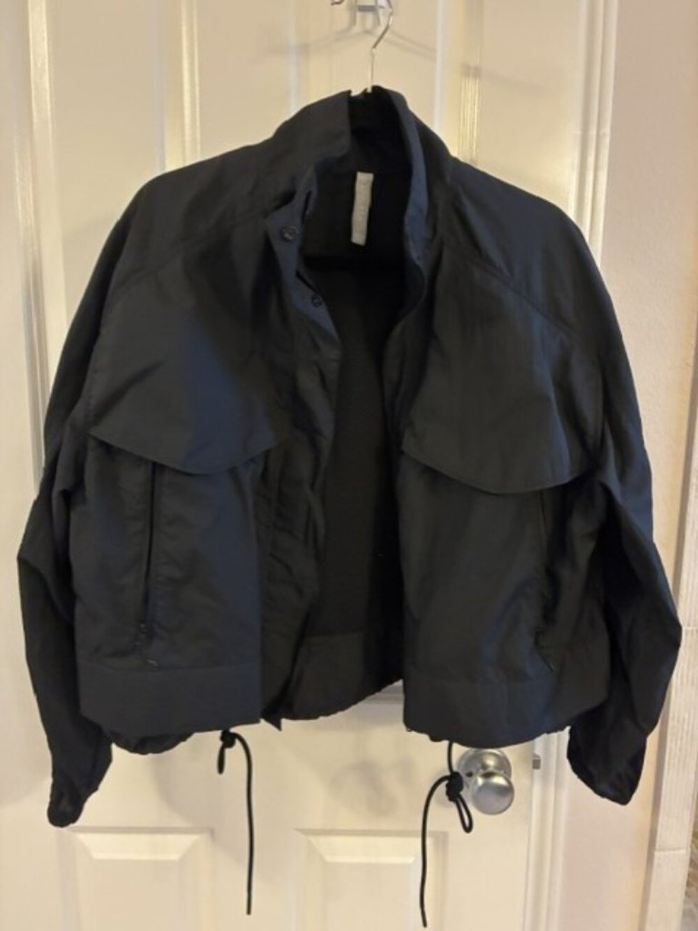 EUC Athleta canopy windbreaker jacket black size L